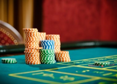 Lightning Baccarat live dealer table on madura slot mobile interface